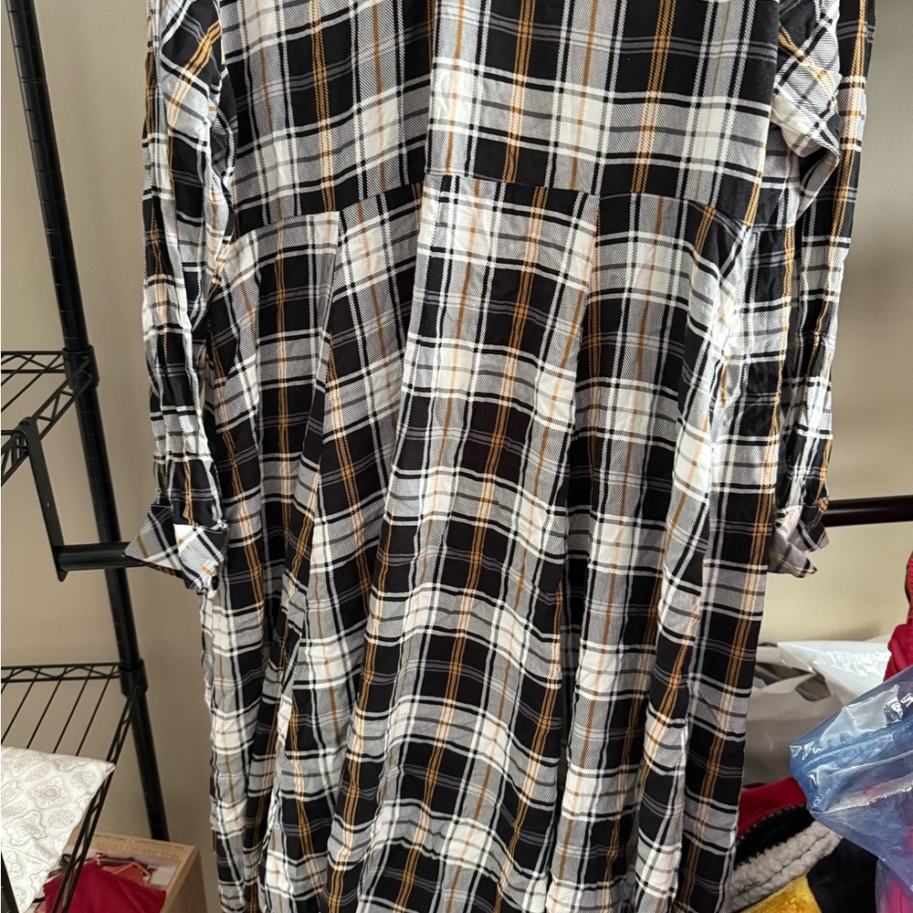Men's Black and White Plaid Shirt